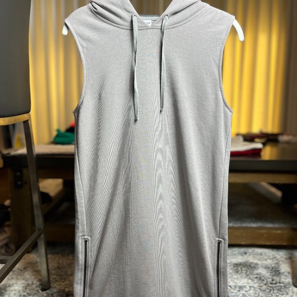Lole Sleeves Grey Shirt - Picture 1 of 2